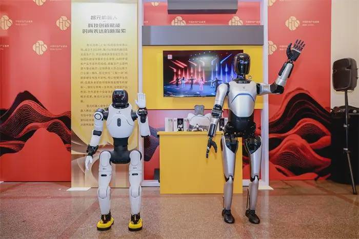 十大风尚镌刻城市美学坐标 2025-2026 年度“上海十大时尚事件荣誉推选”主题展惊艳亮相