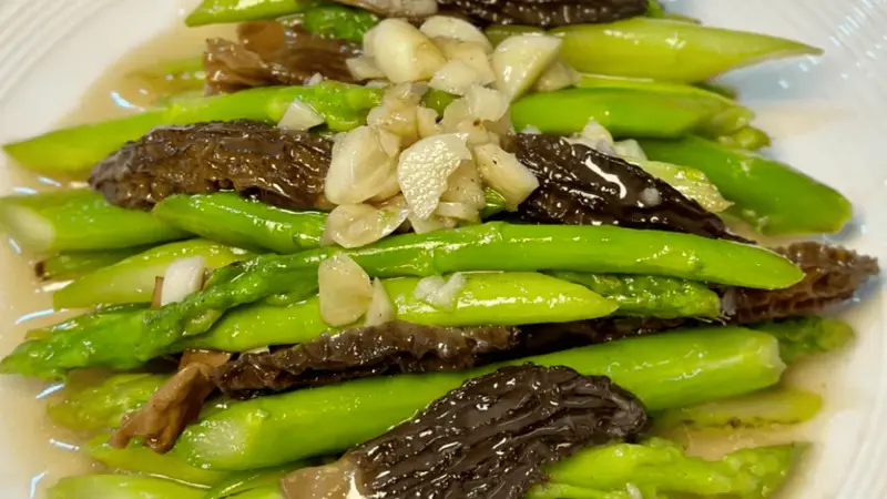 春日鲜味合奏：芦笋羊肚菌的时令盛宴