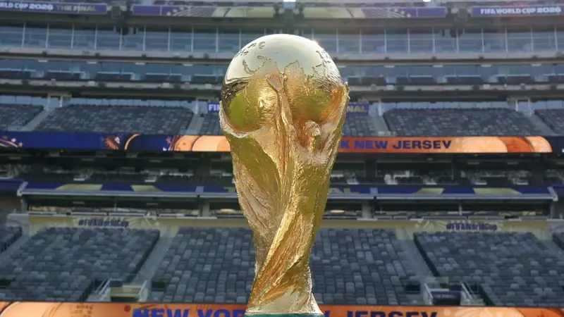 FIFA官方晒照:大力神杯送达 纽约大都会静待好戏开场