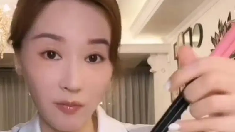 吴佳尼自曝不会用筷子:老师只教减肥,没教过怎么拿筷子