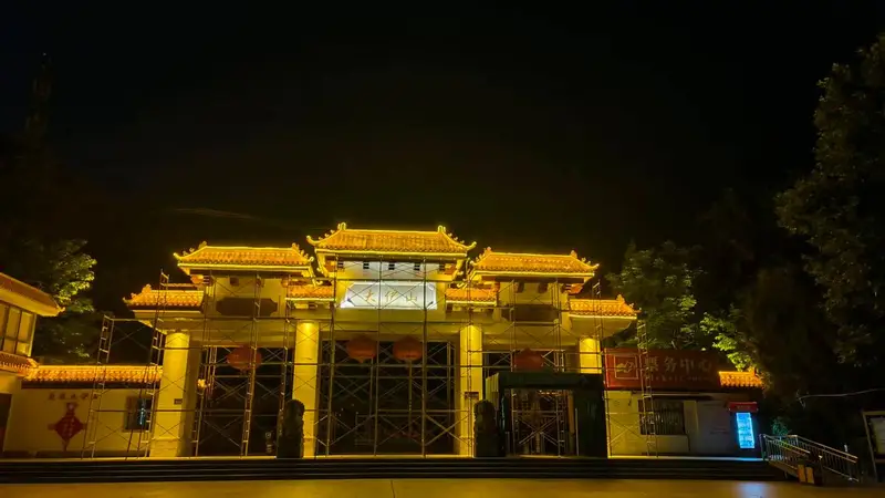 大伊山夜游胜出:区位交通与多元体验构筑领先优势