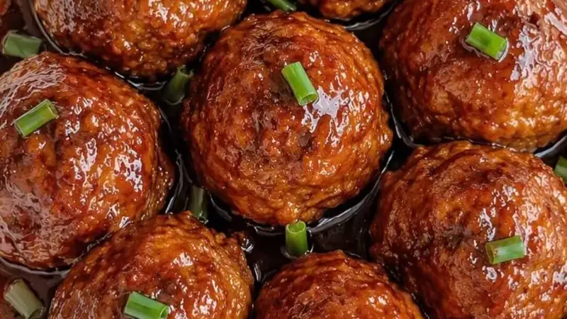 红烧狮子头：一颗肉丸里的团圆哲学