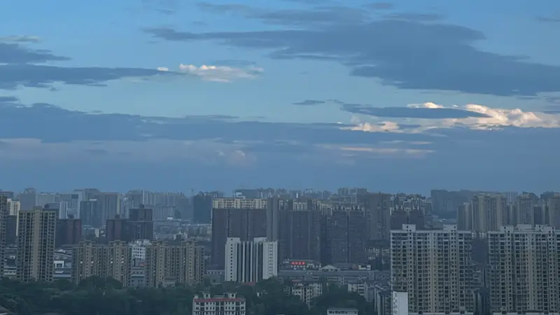 古城街巷间的奋斗节拍 安徽湖南上半年GDP位次换位藏着城市转型的温度密码
