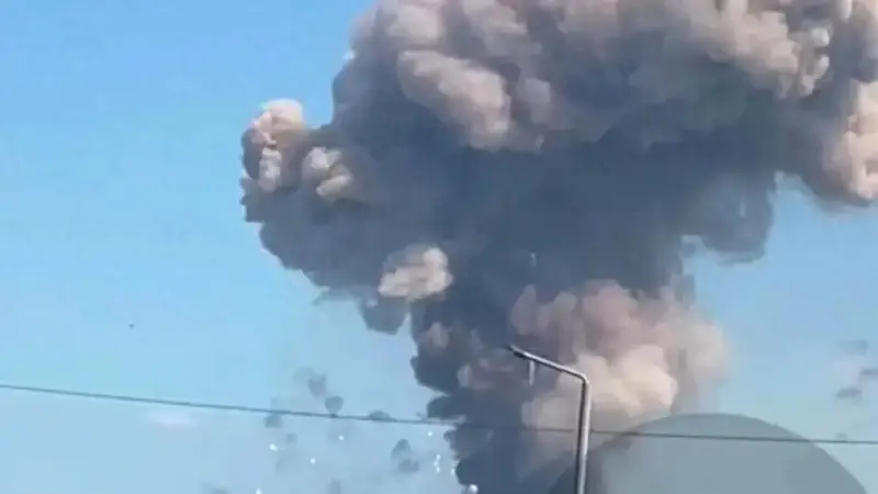 乌克兰赫梅利尼茨基古城区突发爆炸 七小时轰鸣震彻街巷 文艺小城的烟火日常被骤然打断