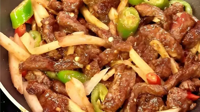 家庭版姜烧牛肉香迷糊,十分钟搞定下饭菜