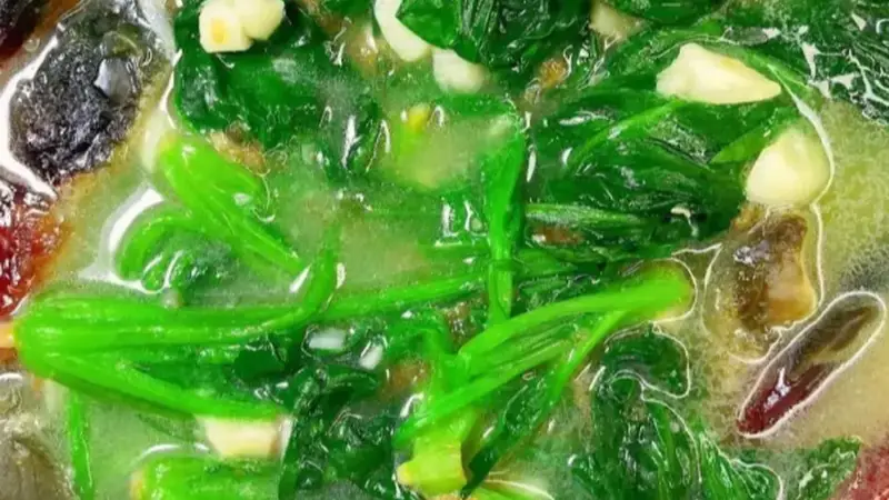 古城烟火里的清润粤味 金银蛋衬菠菜添文艺食香