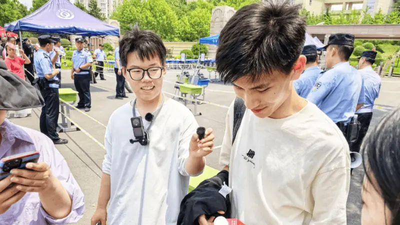 2026大学生活费等级表出炉!1000是温饱,2000是小资,低于这个数真活不下去?