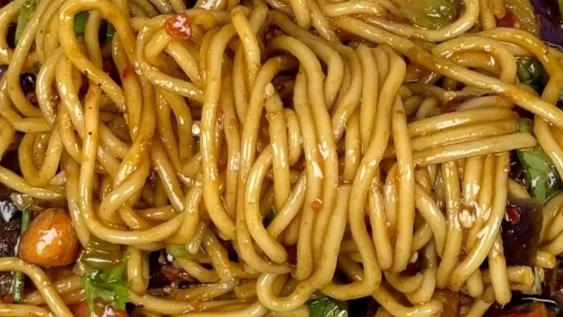 就问这个茄子拌面你想不想吃！