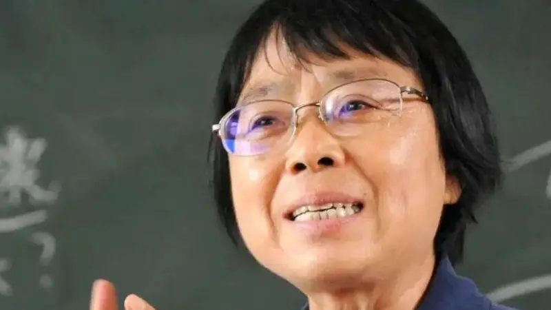 全员通关!张桂梅女高再创奇迹,一半人稳过一本,最高直逼700分