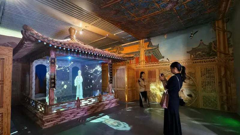 到国家图书馆，看一场故宫乾隆花园沉浸式光影展