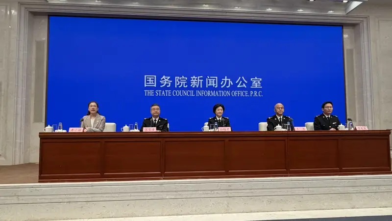如何助力扩消费？海关总署答每经问：从7月1日起对1万元以下的退税申请不再100%验核，全面推行无纸化办理