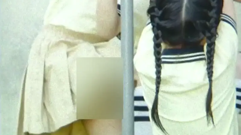 浙江一幼儿园多张毕业照被指“走光”，女童家长称与摄影机构交涉遭辱骂
