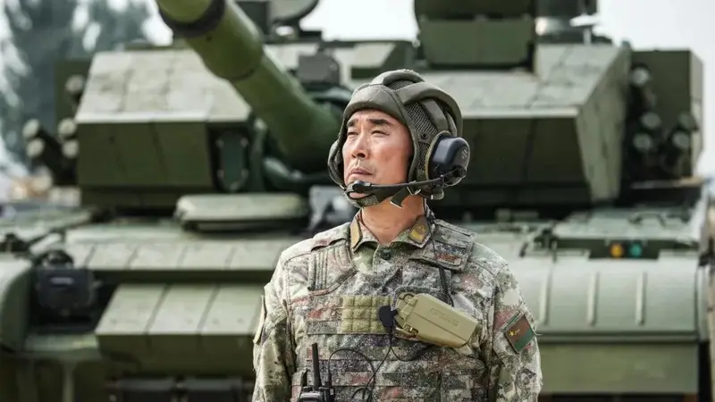 今天，致敬中国军人！