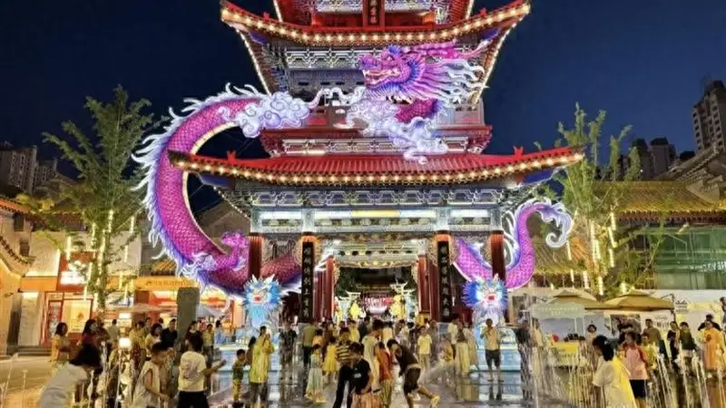 兰州老城夜色里 黄河岸畔漫着文艺烟火气