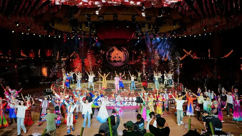 艺术赋能文旅融合 2026“举杯贺兰山·青年艺术季” 收官