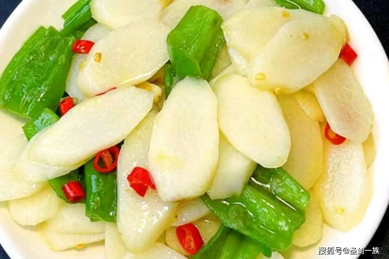 入夏后建议：少食香蕉和苹果，多摄入8种碱性菜，气色佳更显年轻