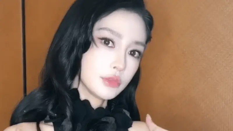 杨颖晒变装视频惊艳全网！素颜女神秒变性感御姐