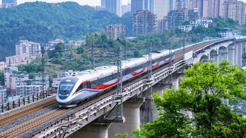 我省增开“锦绣山河·多彩贵州号”紫色旅游专列,助推暑期避暑游升温