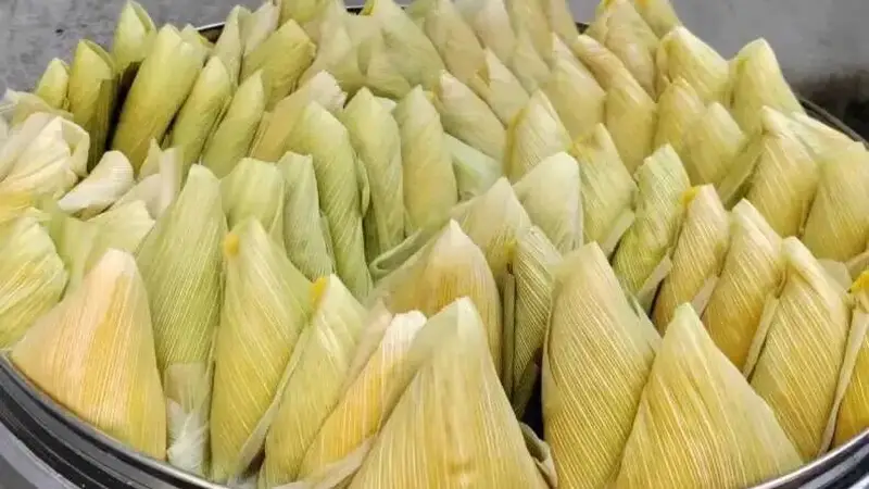 咬下腾冲盛夏:一口玉米粑粑,尝尽山野清甜烟火