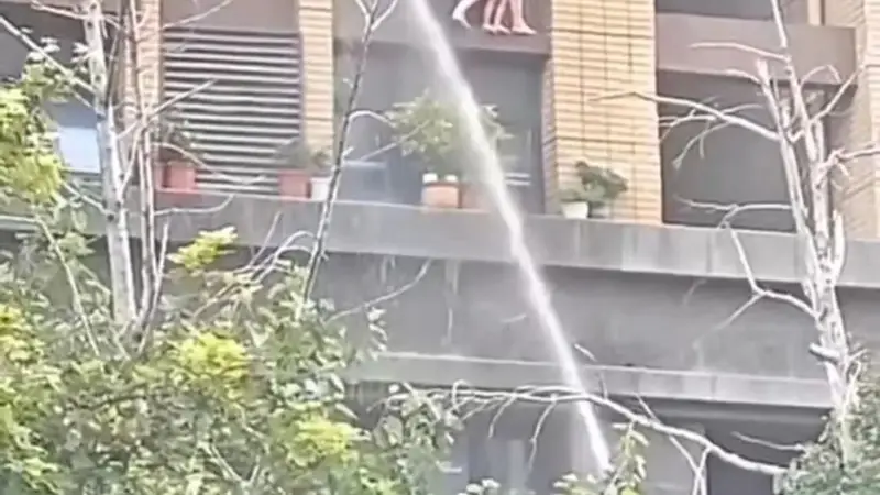 连云港火灾母女坠楼，3岁女童身亡