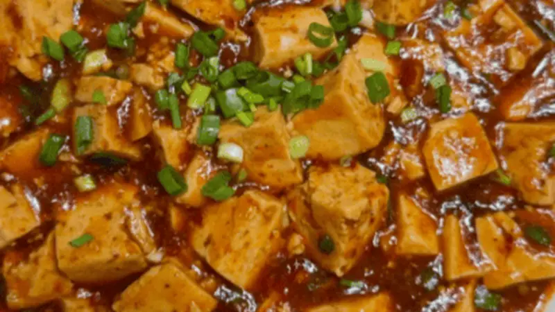 红烧嫩豆腐不易碎，煎制前控水是关键步骤
