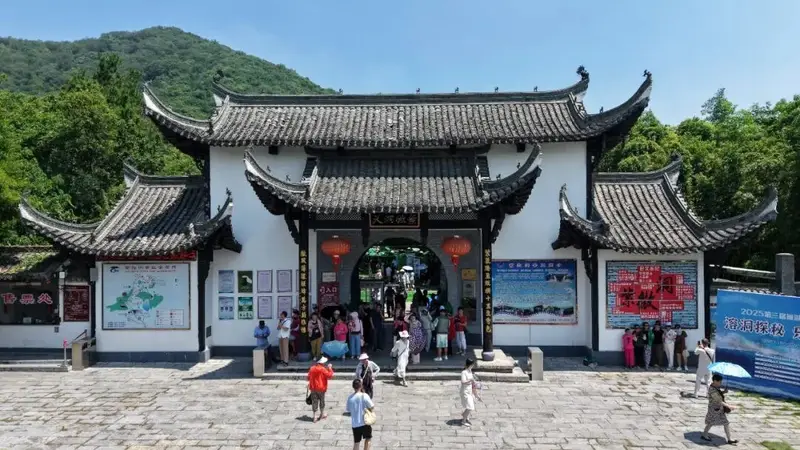 溶洞探秘！清凉趣游！18℃的巢湖等你！| 皖美夏日