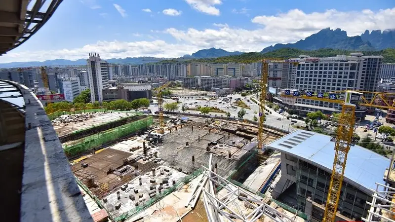 天门山下，一座综合体正在改写张家界的“初见”