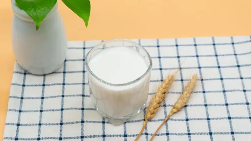 牛奶不能和药一起吃？