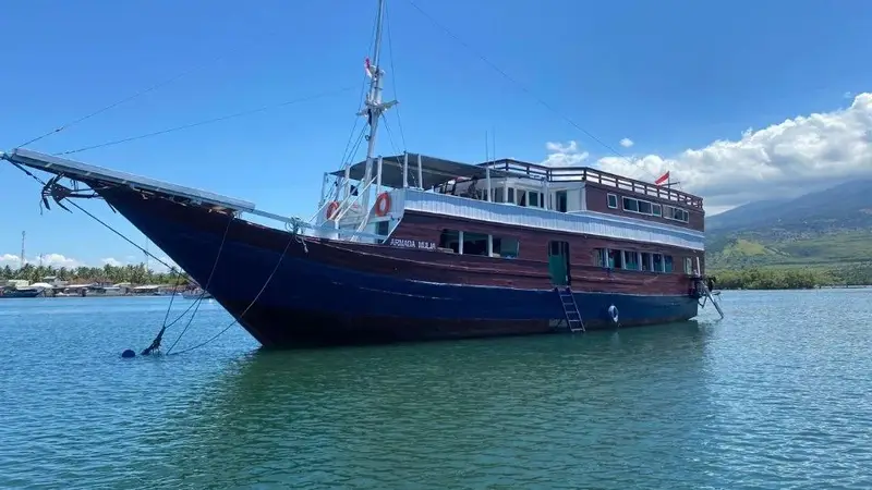 惊险！印尼观光船沉没，中国游客漂流四五小时获救：救生筏漏气，有人吓到呕吐