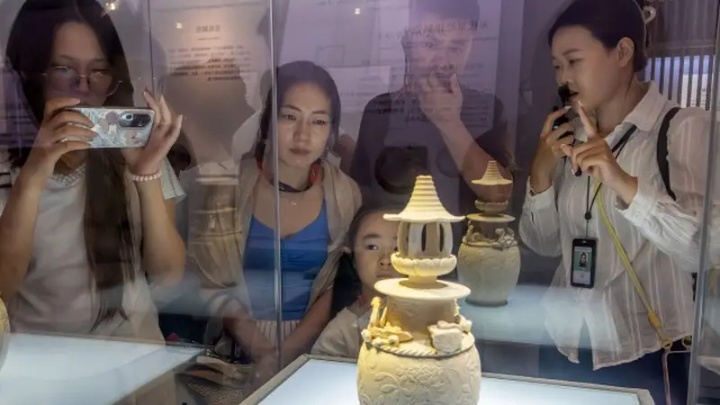 千年窑火映古城 景德镇瓷韵文脉在传承中绽放新辉