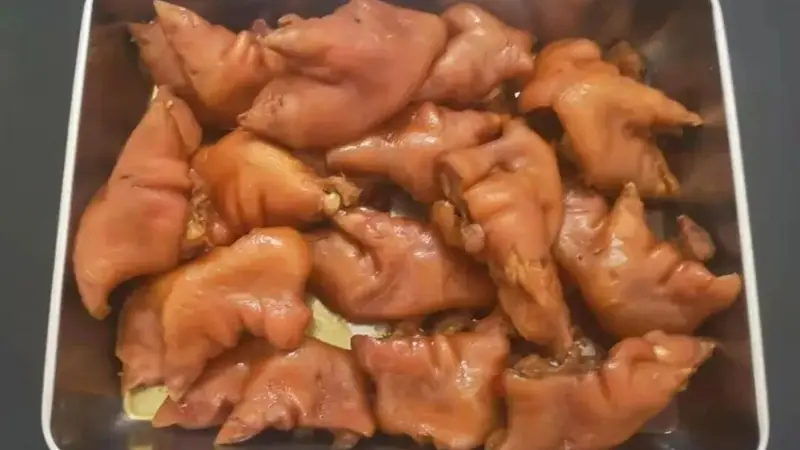 古城巷陌里的文艺滋味 黑醋猪脚姜的砂煲慢炖时光