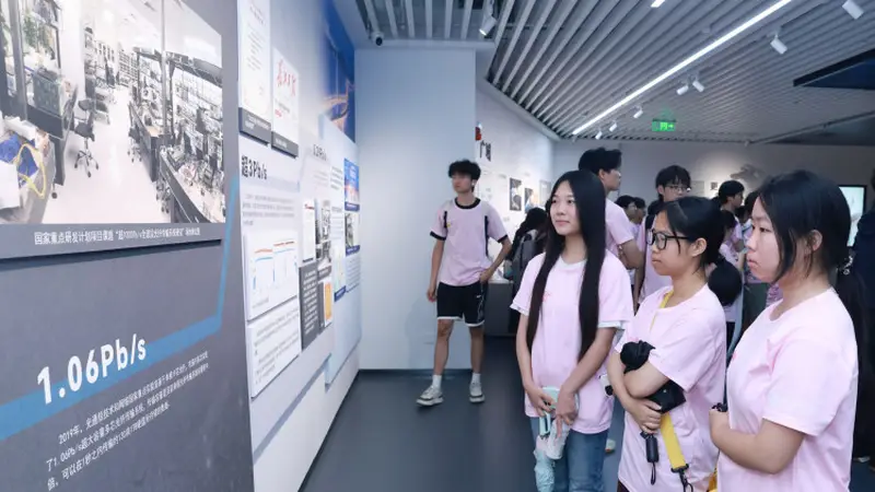 探洞“纳凉”“进厂”消夏 花式“追凉”激活消夏旅游产业