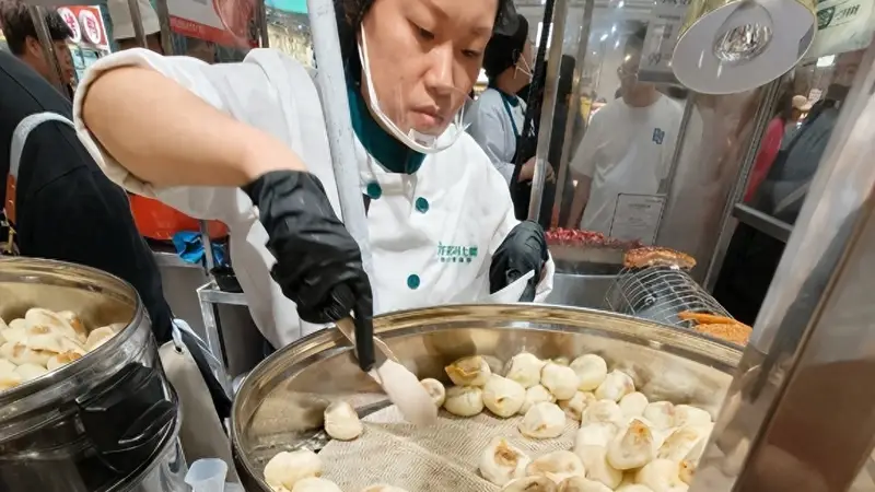 你发现没？如今超市悄悄大变样，早餐盒饭成为了标配，这是咋回事