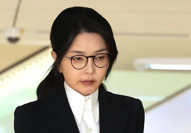 金建希受贿买官卖官案一审宣判：获刑7年