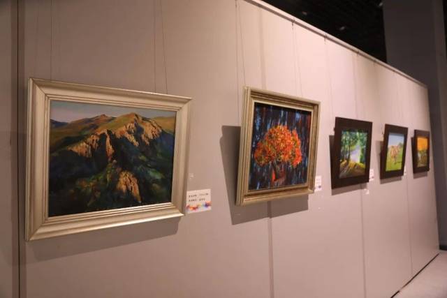 把美景装进画框 “科右中旗最美风景线”美术创作大赛优秀作品展开展