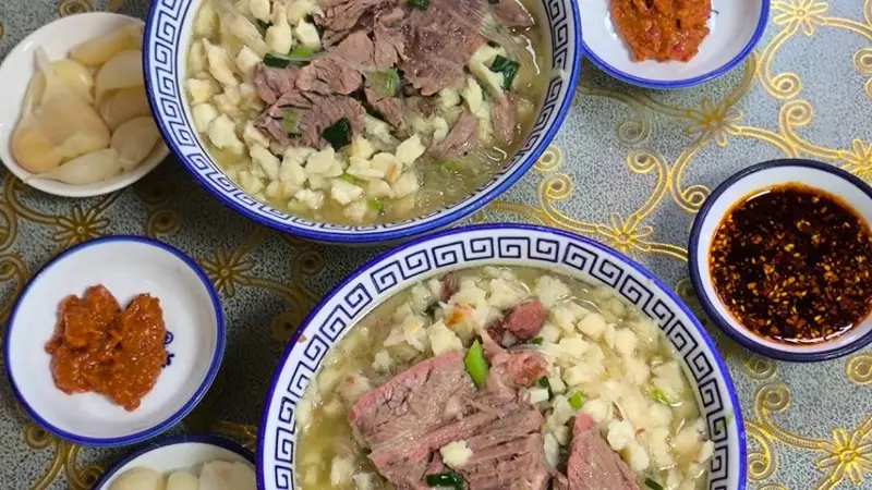 从王室礼馔到街头小吃，这碗美食来头太惊人，泡馍牵动多位帝王命运。