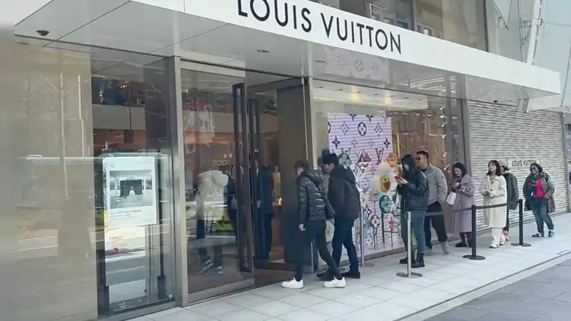 “背后空无一人”的LV，这次中国人彻底不买账了
