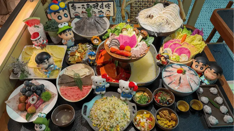 26年7月在武侯祠旁的家庭聚餐,一锅非遗红汤里藏着川西的人情味