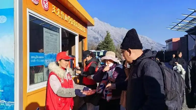 玉龙雪山:古城边的文艺避暑地,暑期服务藏着雪山里的慢时光与文化意趣