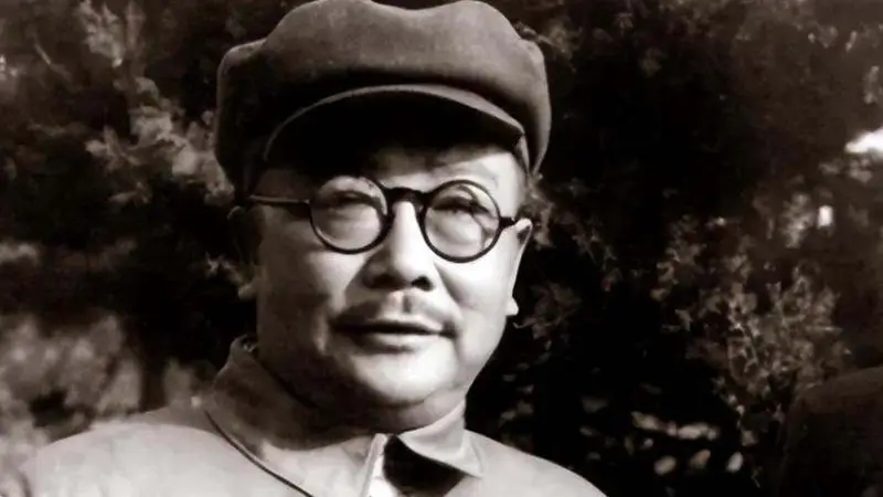 桂地古城间的隐秘情报：1937年李克农借散步传情，未留痕迹护白崇禧安危