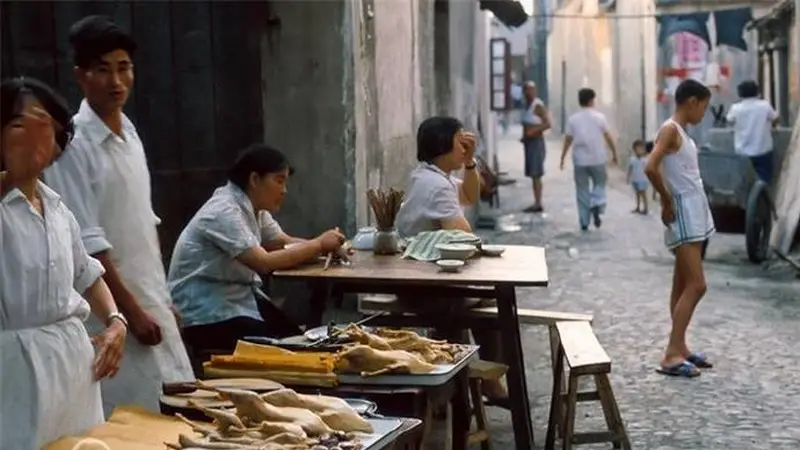 1981年的江南古城杭州 藏在老照片里的市井烟火与文艺旧时光