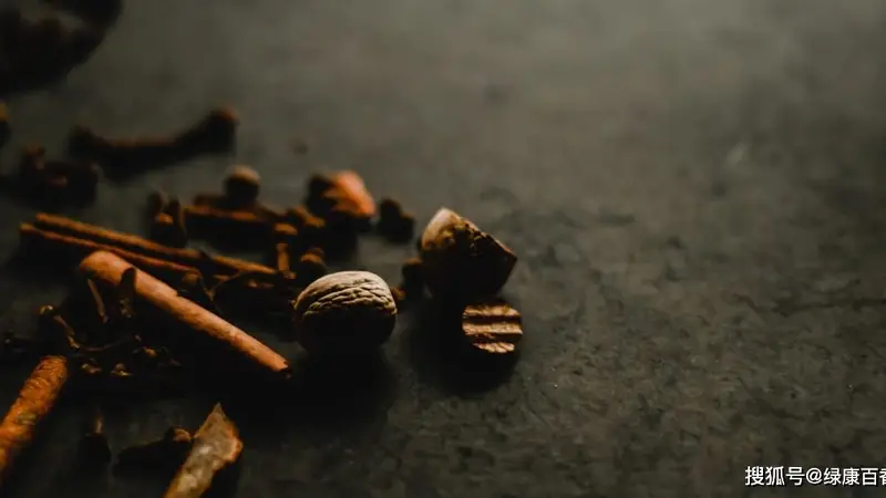 古城烟火里的香料密码：懂选善用才是炖肉入味的诀窍