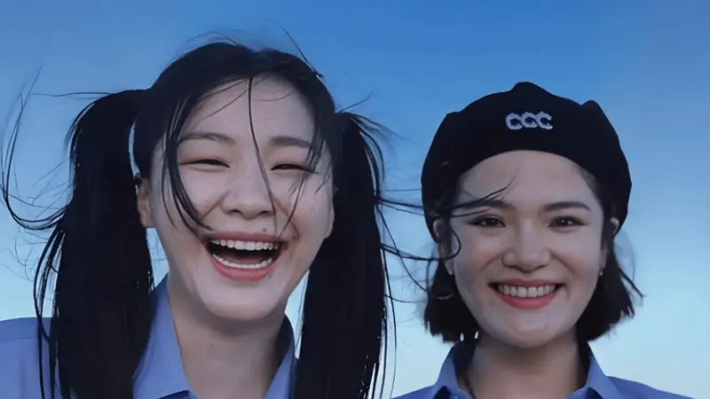 一起出道，一个爆红，一个无人问津！看完这对明星闺蜜怎么分钱，我流泪了……