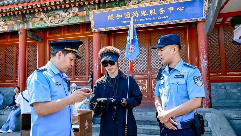 海淀警方“一园一策”护航暑期游:警力跟着人流走警务随着需求走