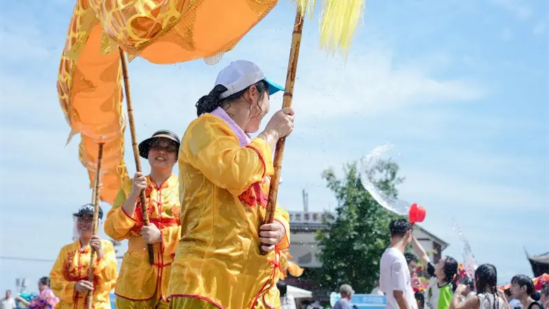 九丝城镇六月六水龙民俗活动火热上演,水龙巡游激活乡村文化新活力