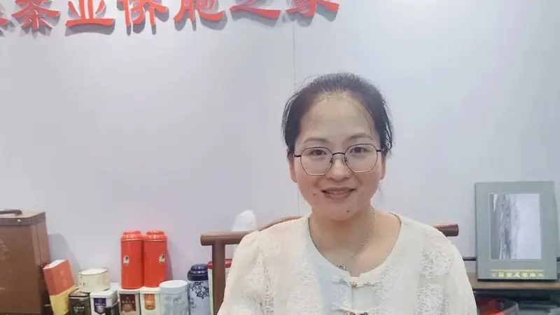 【元泰励勤】大暑盛，茶香扬｜细酌翠茗驱暑气，满座风雅度炎光！讲述红茶故事，宣传白马精神…