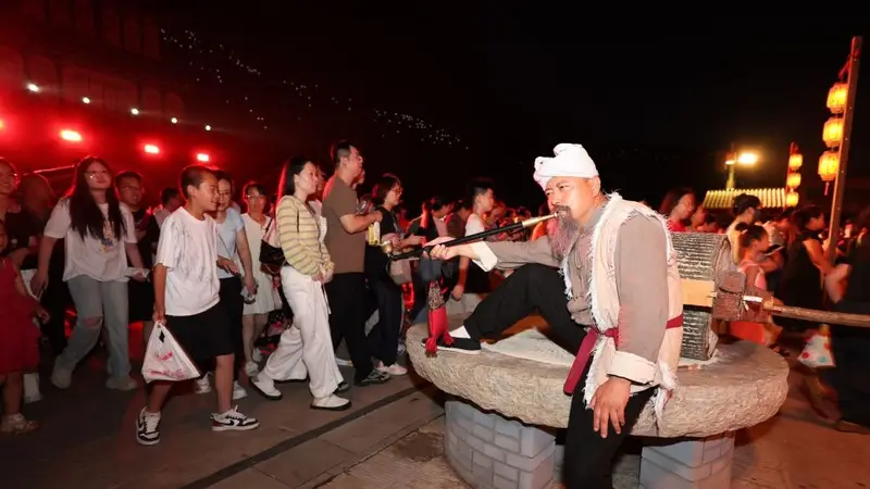 陕西延安：红色演艺点亮暑期夜经济