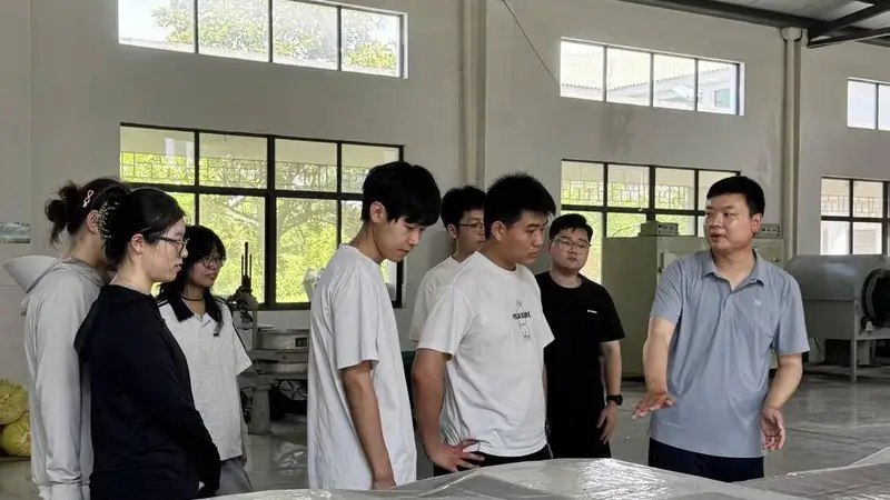茶山践新知！高校学子走进丹徒，为本土茶产业提质增效献策赋能