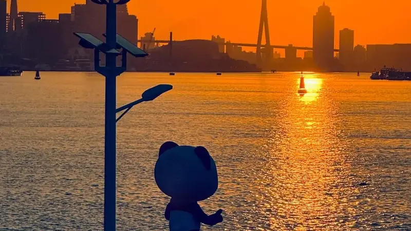 外滩追日①盛夏外滩日出机位攻略，解锁黄浦滨江绝美朝霞｜阿蔡镜头