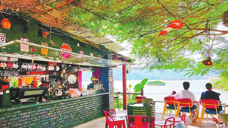 永胜县培育沿江小微文旅业态—— 江畔咖香留过客